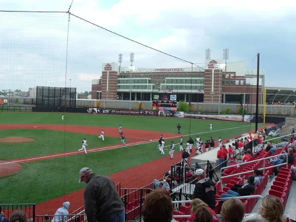 Louisville lets late advantage slip in North Carolina series finale, losing game and weekend set