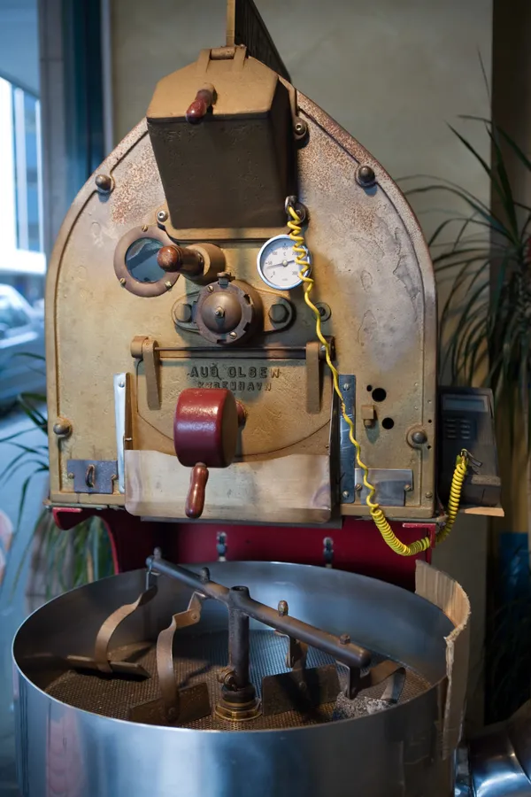 Louisville-based AyrKing redesigns its 2934-series breader blender sifter to expand workflow and accessory options