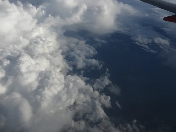 Spring-Like Warmth and Severe Storm Risks Take Center Stage in Louisville