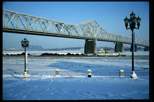 Frigid Sun Following Early Snow: A Cold Saturday Ahead for Louisville